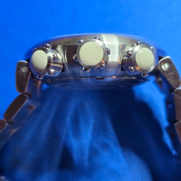 Invicta Chronograph Watch - Picture 4 of 7